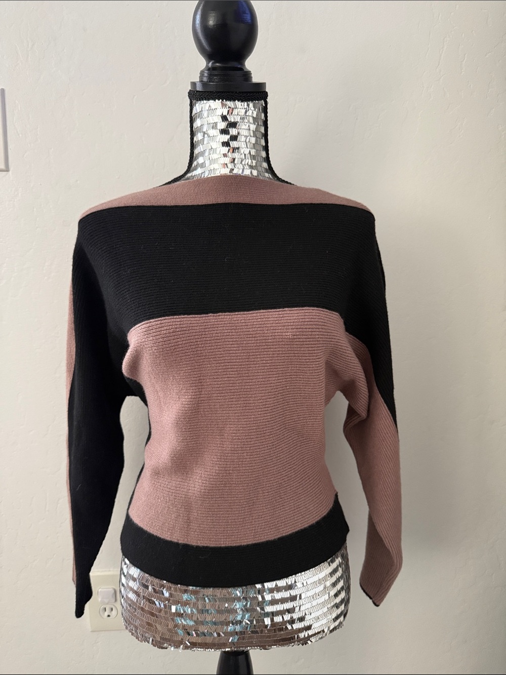 White House Black Market Off-Shoulder Colorblock Sweater in Mauve & Black